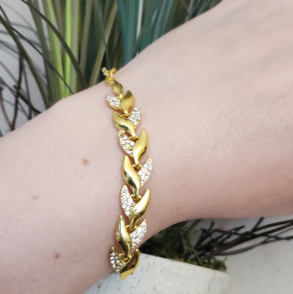 Gold Tone Braided Leaf Bracelet NWOT